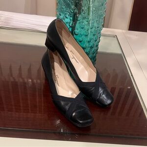 Salvatore Ferragamo Boutique Black Leather Shoes